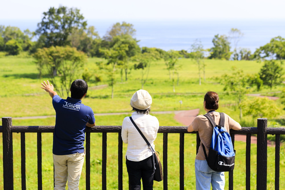 Guides to Jomon culture in Hakodate