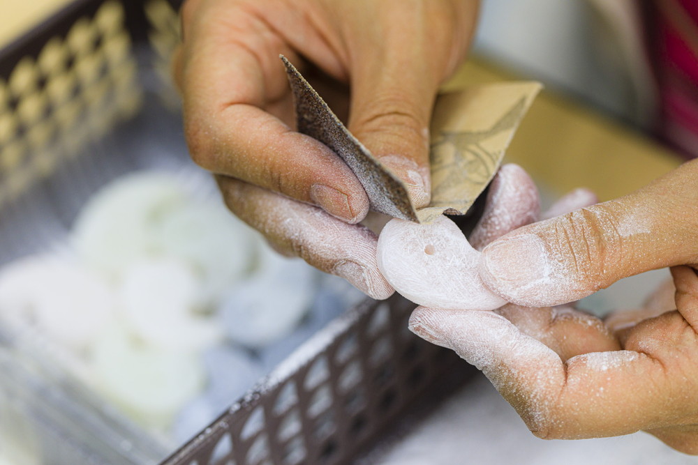 Ancient style item making experience (Hakodate Jomon Culture Center)