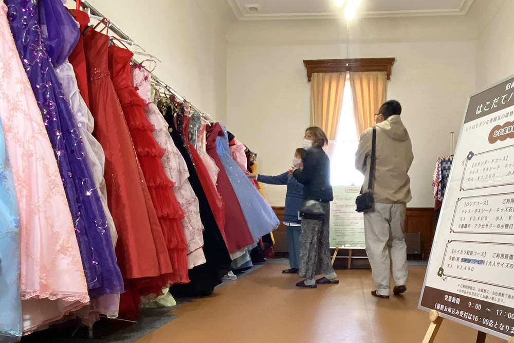 Pretend to be a noble lady (Old Public Hall of Hakodate Ward)