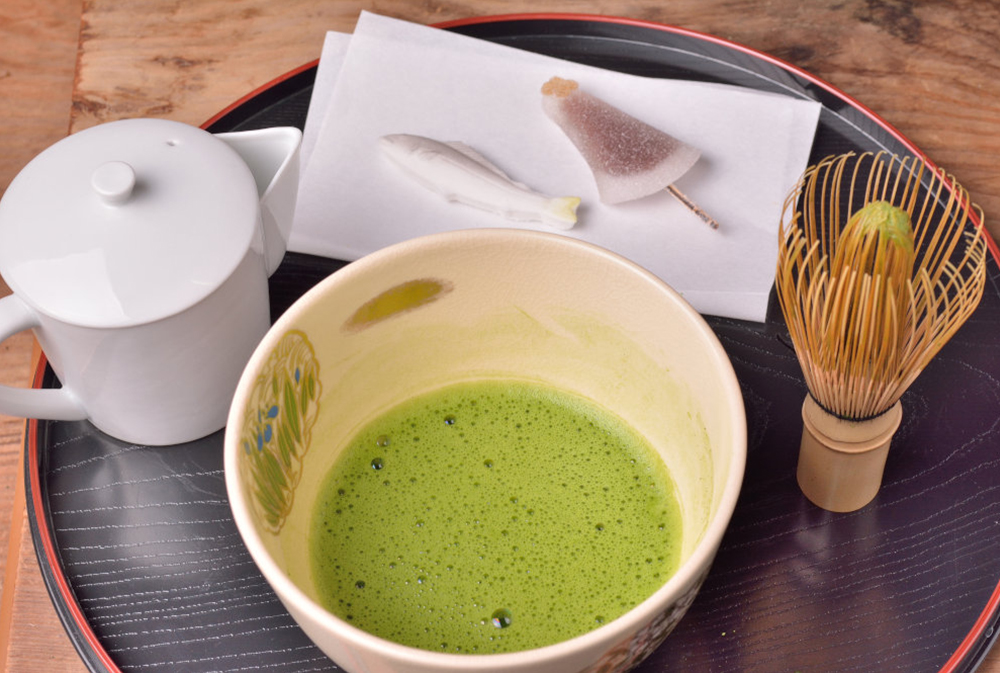 Savoring Japanese tea (Maruyamaen Tea Store)