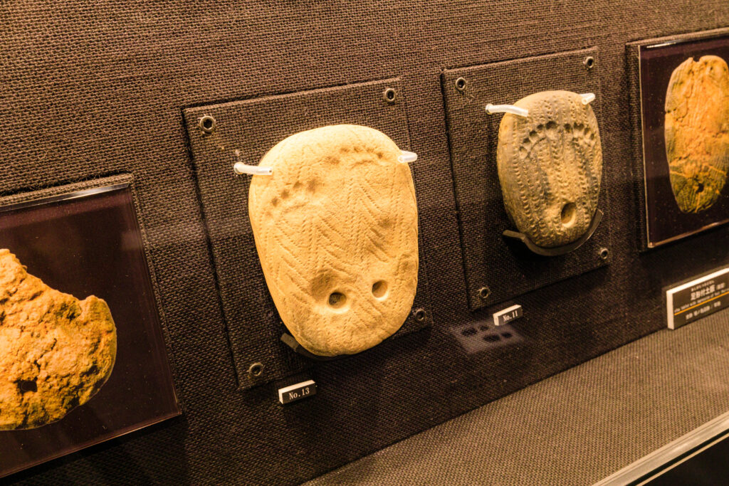 Jomon Culture(Clay tablets with footprints)