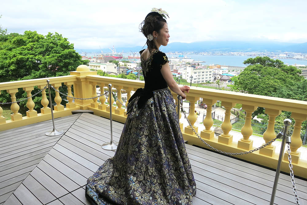 Pretend to be a noble lady (Old Public Hall of Hakodate Ward)