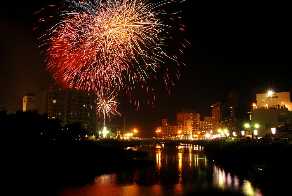 Yunokawa Hot-Spring Resort Fireworks Display