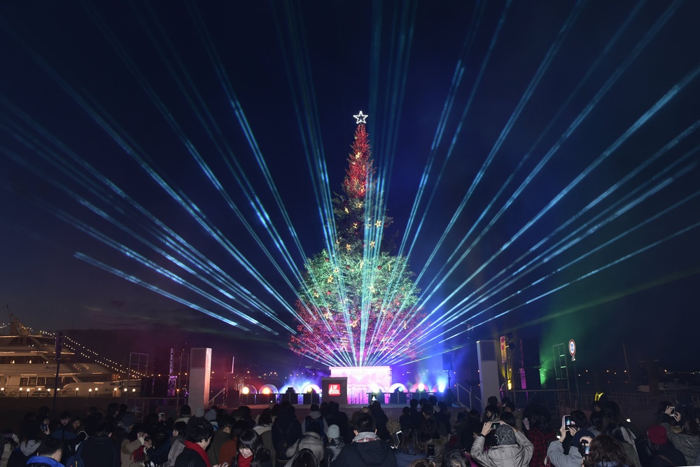 Hakodate Christmas Fantasy has a variety of amusing events