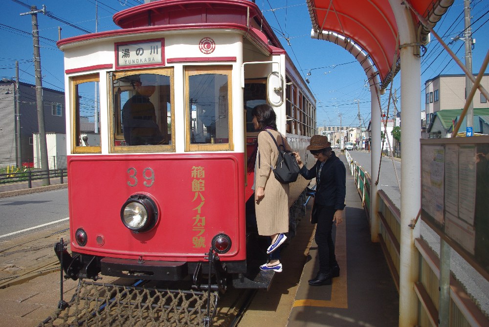 วิธีการโดยสารรถรางและรถบัสในฮาโกดาเตะ